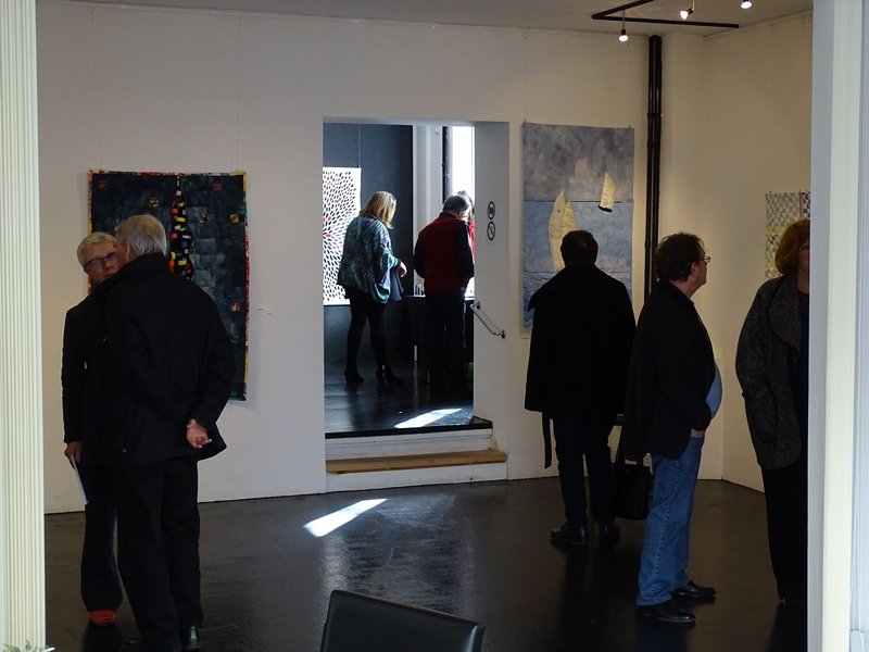 Einblick in die Ausstellung 'Kreativ ohne (Wa)Ende in der Schwarzbach-Galerie, Wuppertal