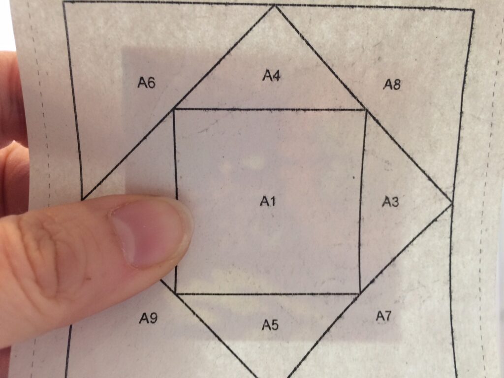 BERNINA Medaillon QAL - Square in a square x (2)