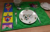 Easy instructions for sewing festive Christmas placemats
