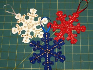 How to make embroidered snowflake pendants (with free template)