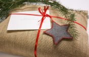 Easy instructions for creating beautiful gift tags from fabric scraps