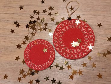 Christmas ornaments with the circular embroidery attachment 83 Bernina