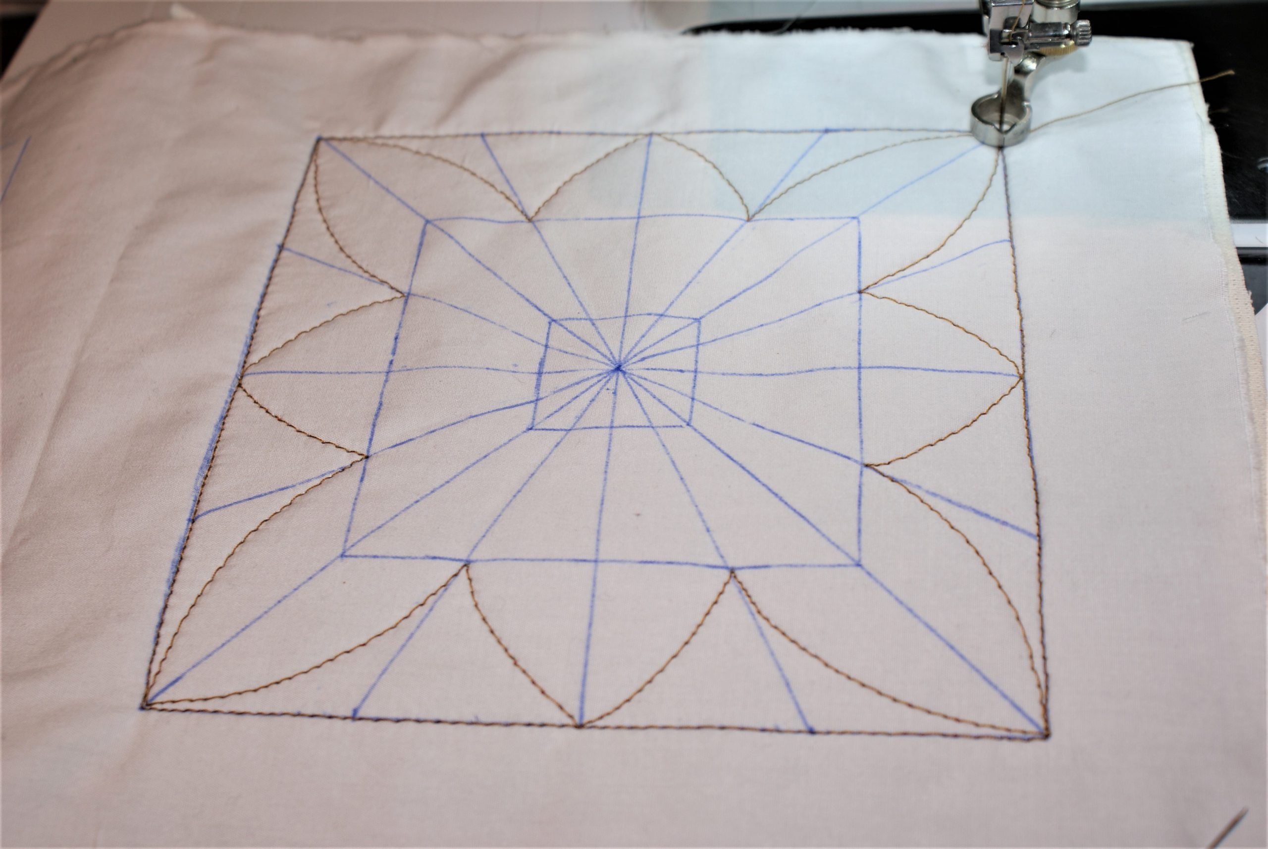 Bernina rulerwork gebogen lijnen rulervoet quilt