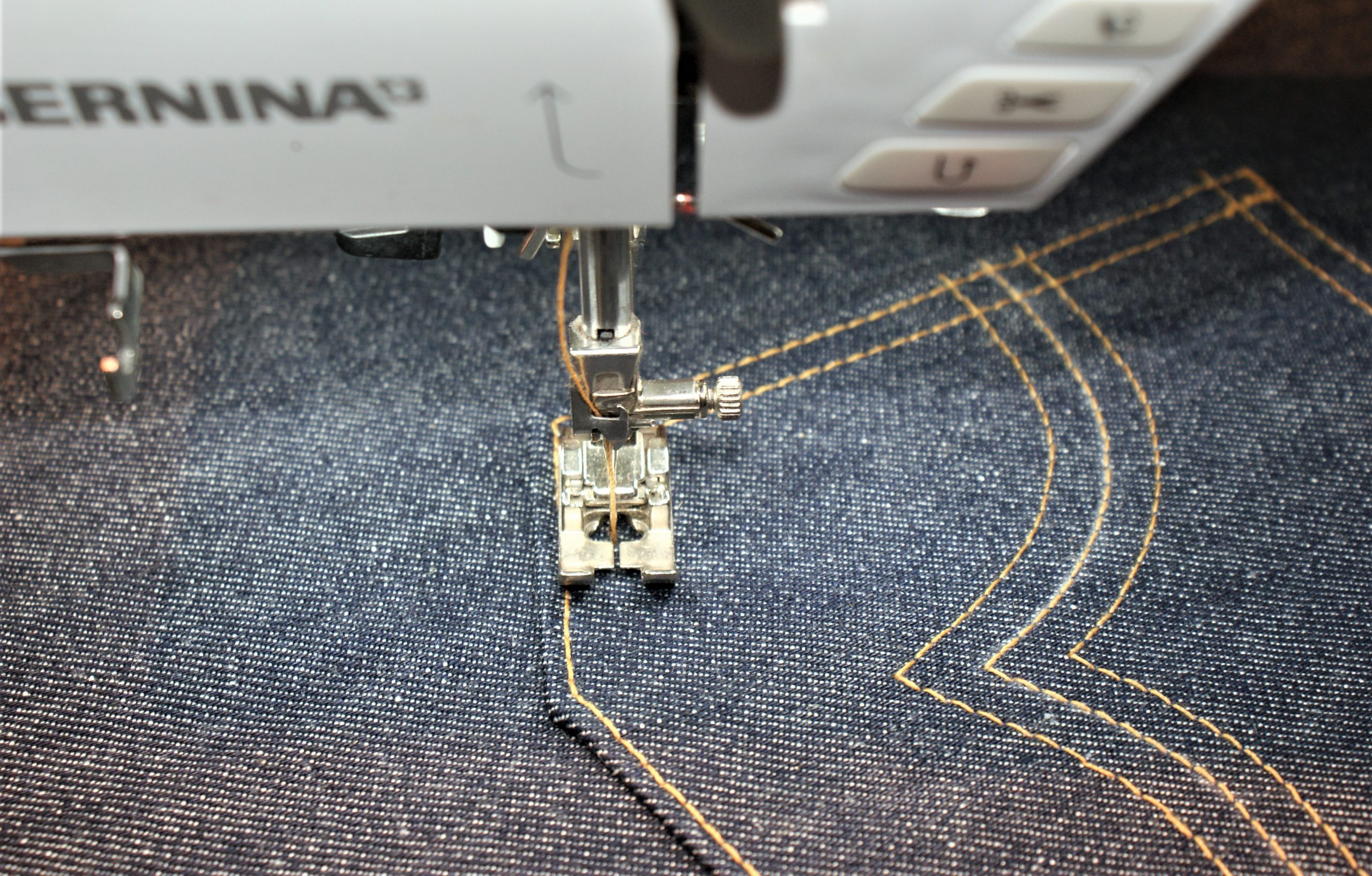 Sew a jeans pocket with cordonnet foot #11 Bernina